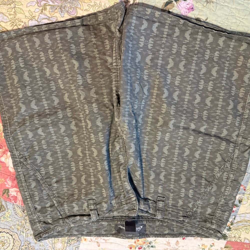 Eddie Bauer Olive Patterned Shorts
